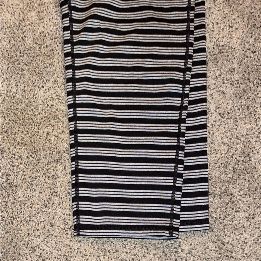 Athleta Striped Capri Leggings - Size XL - Picture 6 of 6